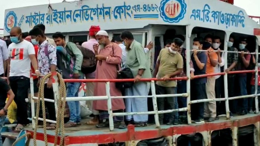ফেরিতে কমলেও লঞ্চে রয়েছে যাত্রীর চাপ