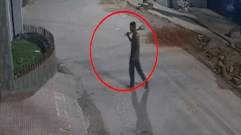 কুমিল্লার মণ্ডপে পবিত্র কোরআন রেখেছিলেন ইকবাল হোসেন পুলিশ 1