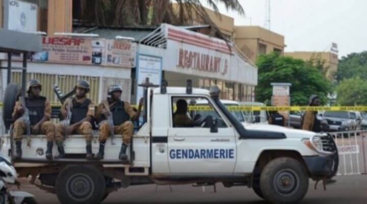 বুরকিনা ফাসোতে বর্বরোচিত হামলা পুলিশসহ নিহত ২০ 1