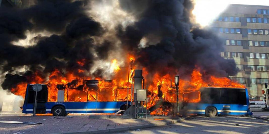 বুলগেরিয়া বাস আগুন 1068x534 1