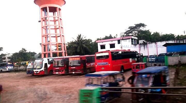 লক্ষ্মীপুরে ভাড়া নৈরাজ্য বাসে চলছে তর্ক হাতাহাতি 1