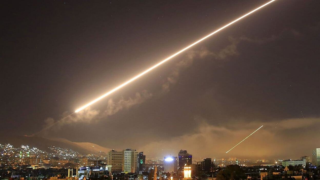 prothomalo import media 2018 04 15 41f076f85ce7f6e69ba10d8d19e342e5 5ad347b2640fd 1