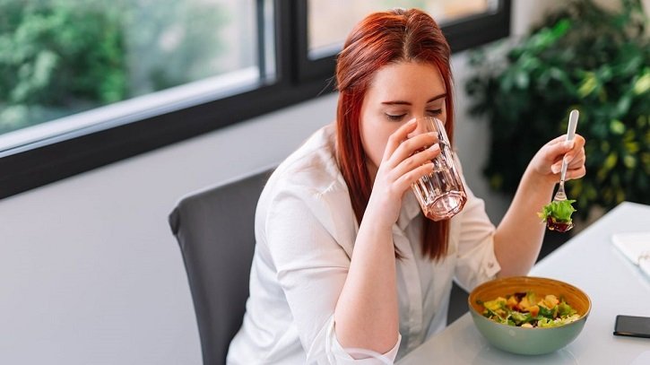 খাবার খাওয়ার