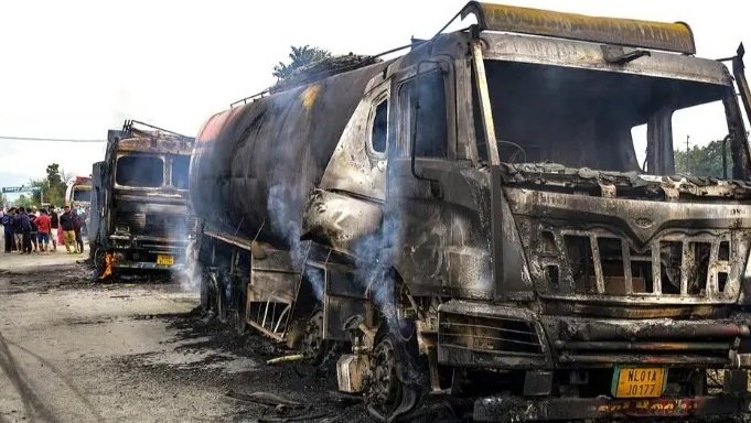 ফের সহিংসতায় উত্তাল ভারতের মণিপুর, শিশুসহ নিহত ৪